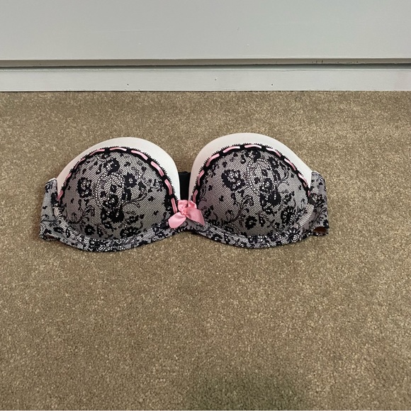 Strapless Push Up Bra - Picture 1 of 3